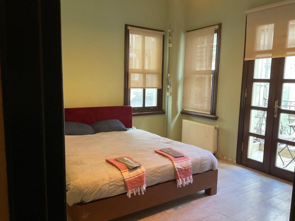 The Hub Hostel Istanbul Exterior photo